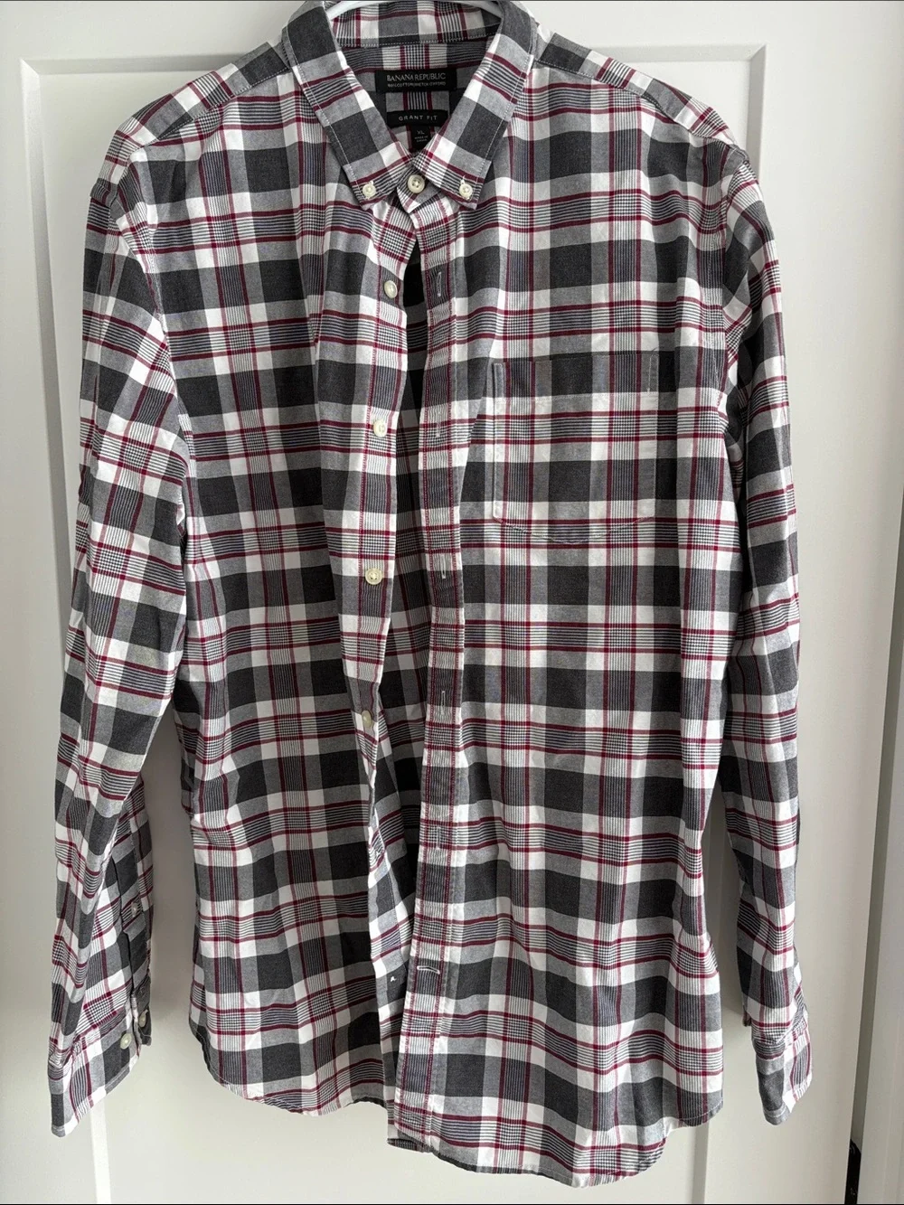 Banana Republic Men's Black, White & Red Plaid Button-Down Shirt - Grant Fit